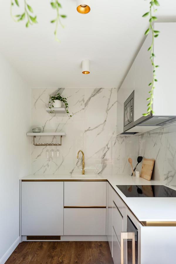Designer Apartment In The City Center Cluj-Napoca Exterior photo