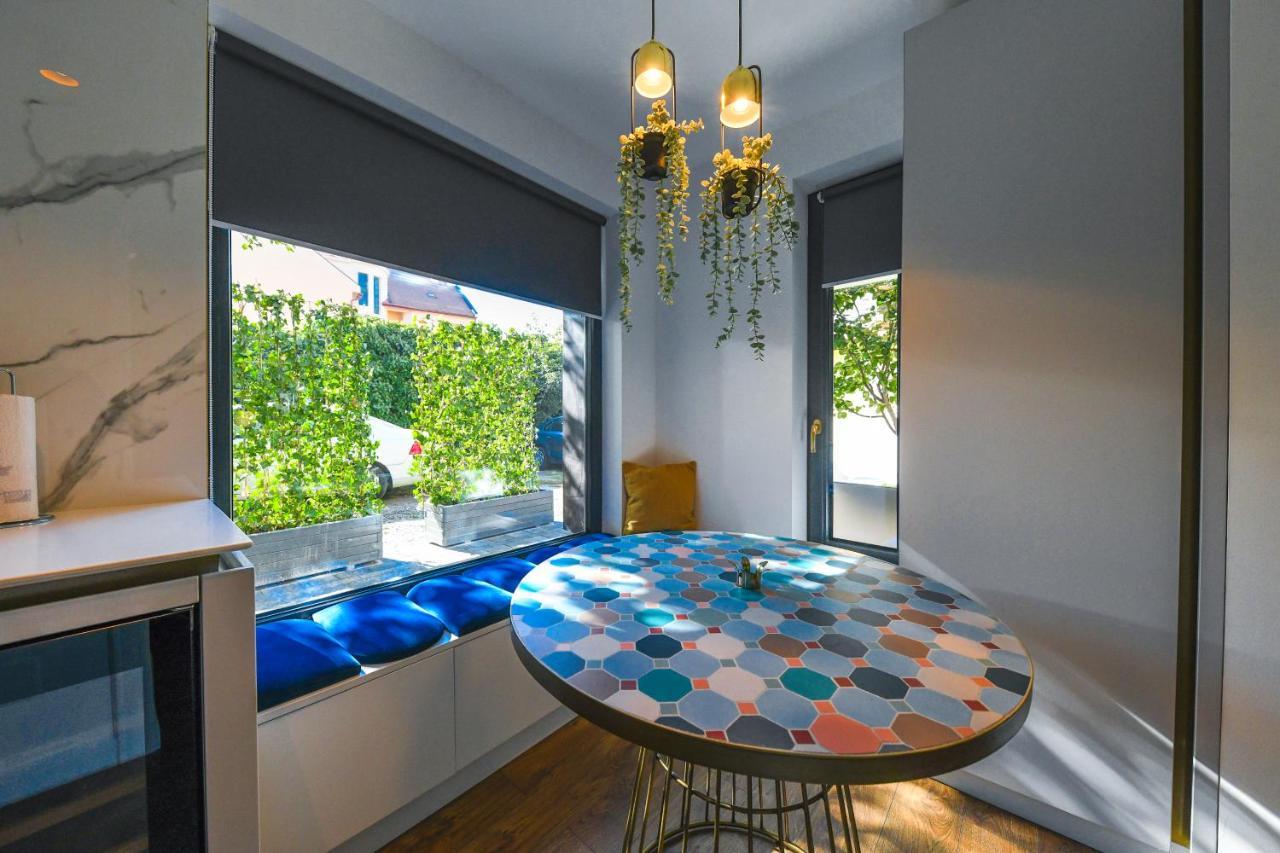 Designer Apartment In The City Center Cluj-Napoca Exterior photo